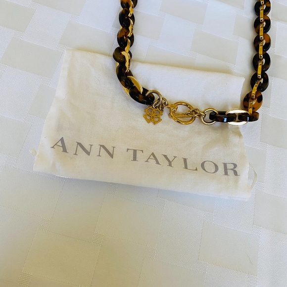 Ann Taylor Tortoise Acrylic Necklace - Picture 3 of 6